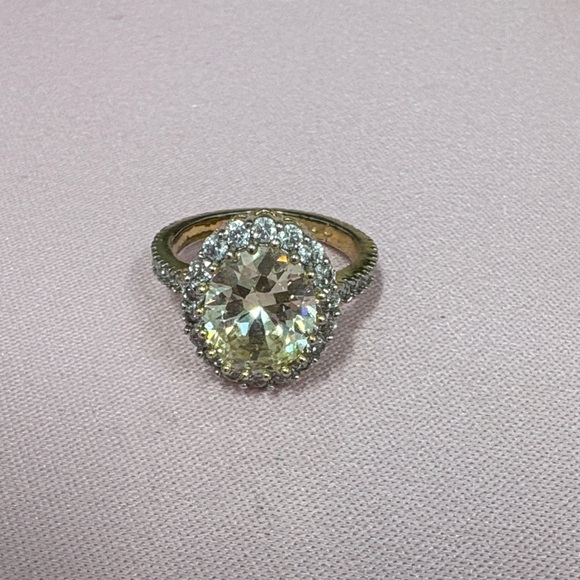 Radiant Gold and Silver Women's Ring - Picture 1 of 1